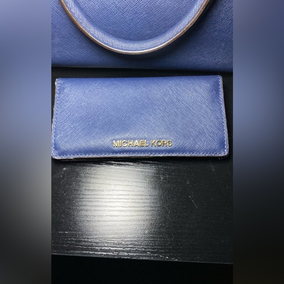 Michael Kors Selma Handbag with Michael Kors Wallet and Duster Bag - Picture 11 of 17